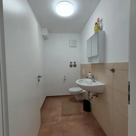 Pension Chen Mit 2 Schlafzimmern, Ebk, Separat Balkon Griesstatt Buitenkant foto