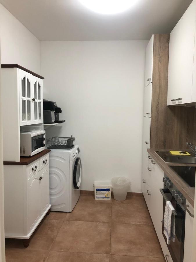 Chen Mit 2 Schlafzimmern, Ebk, Separat Balkon Appartement