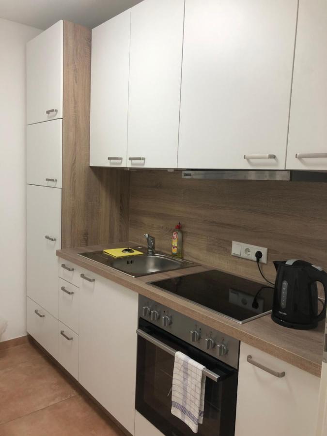 Appartement Chen Mit 2 Schlafzimmern, Ebk, Separat Balkon
