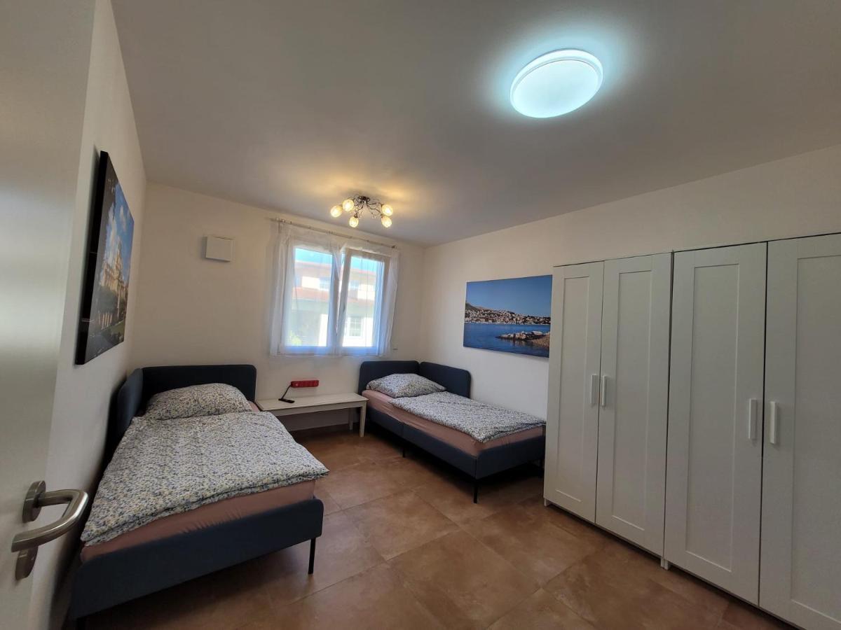 Chen Mit 2 Schlafzimmern, Ebk, Separat Balkon Appartement Griesstatt